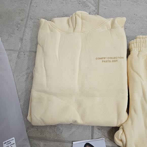Canary Yellow Pastel Jogger Set— Comfort Collection Medium/small - Picture 5 of 11